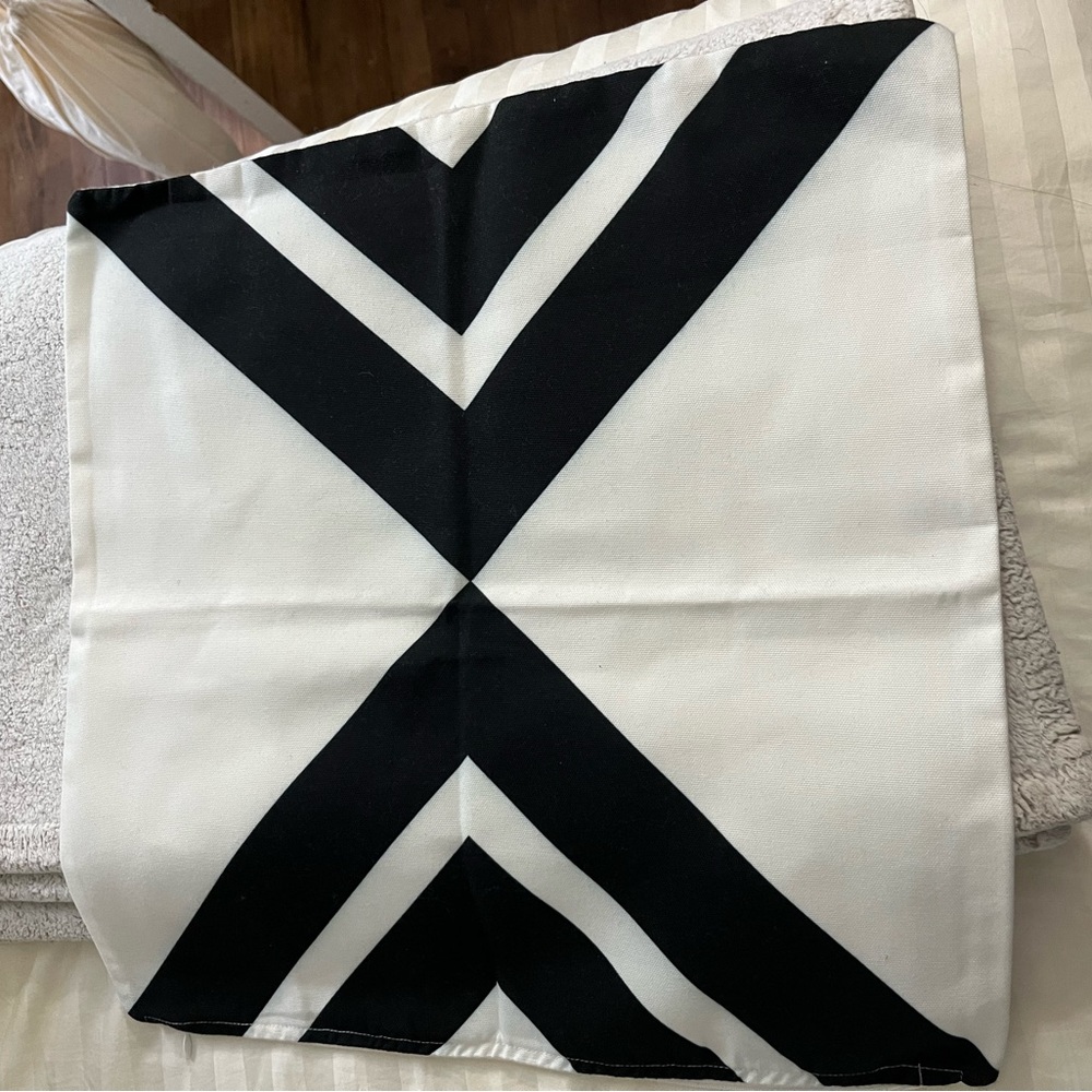 Woven nook pillow cover.